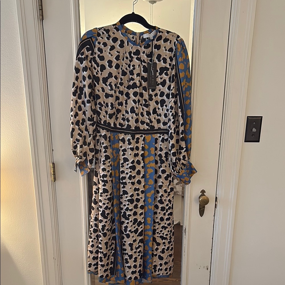 NWT HUNTER BELL Cream and Black Sheath Dress with Bishop Sleeves